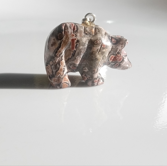 Leopard Jasper carved Bear with silver plated bale - Picture 2 of 9